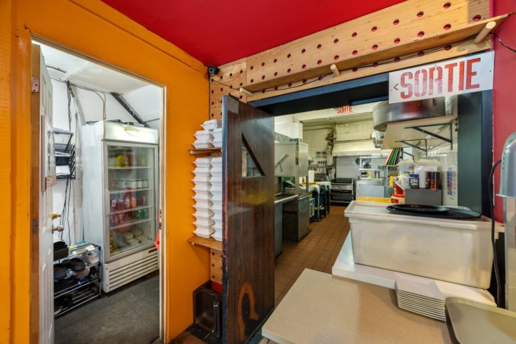 4641 Sainte-Catherine003